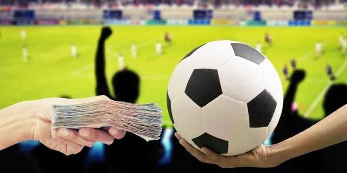 Guide To Play Yellow and Red Cards Bet in Football Betting