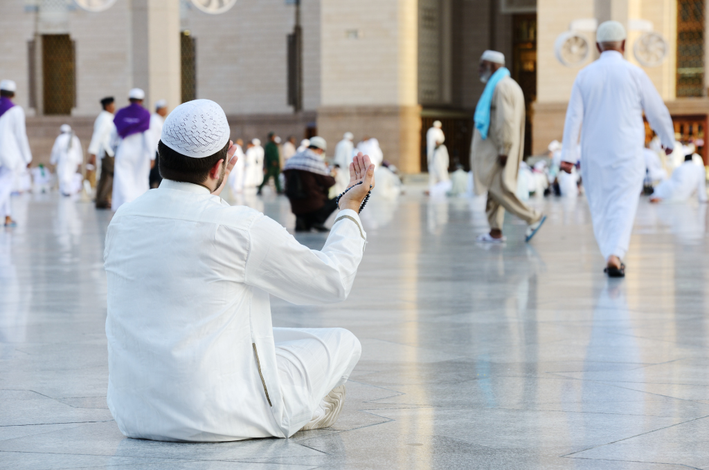 Simplifying Umrah Booking Your Guide to a Spiritual Journey -