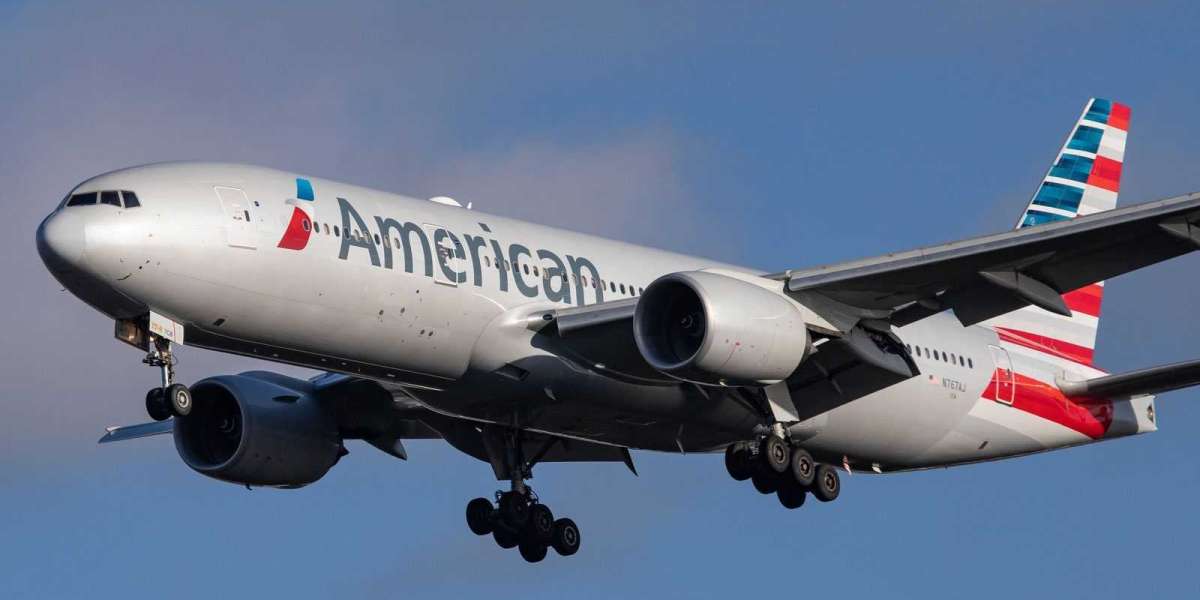 How much does American Airlines charge to change a flight?