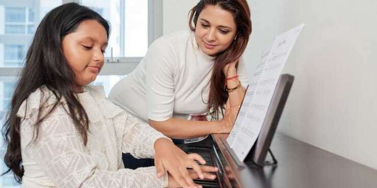 A COMPREHENSIVE GUIDE TO MASTER ONLINE PIANO LESSONS MELODIES