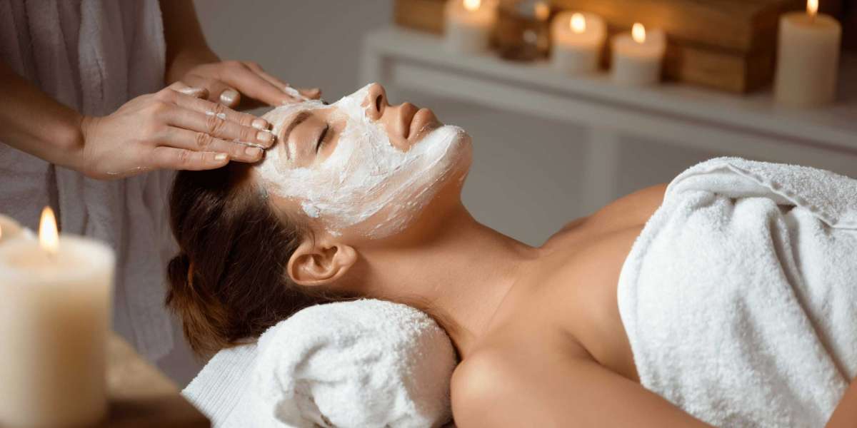 The Benefits and Techniques of Facial Massage Treatment